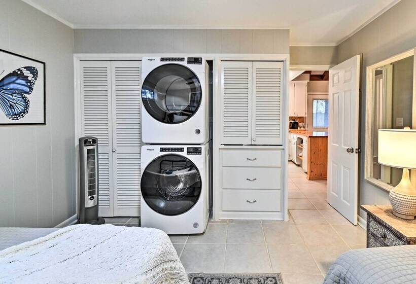 Rockingham Cabin On 75 Acres W/ Lake Access!