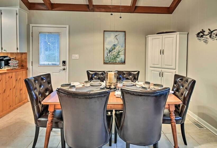 Rockingham Cabin On 75 Acres W/ Lake Access!