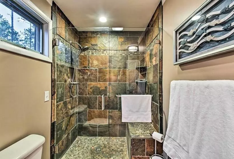 Rockingham Cabin On 75 Acres W/ Lake Access!