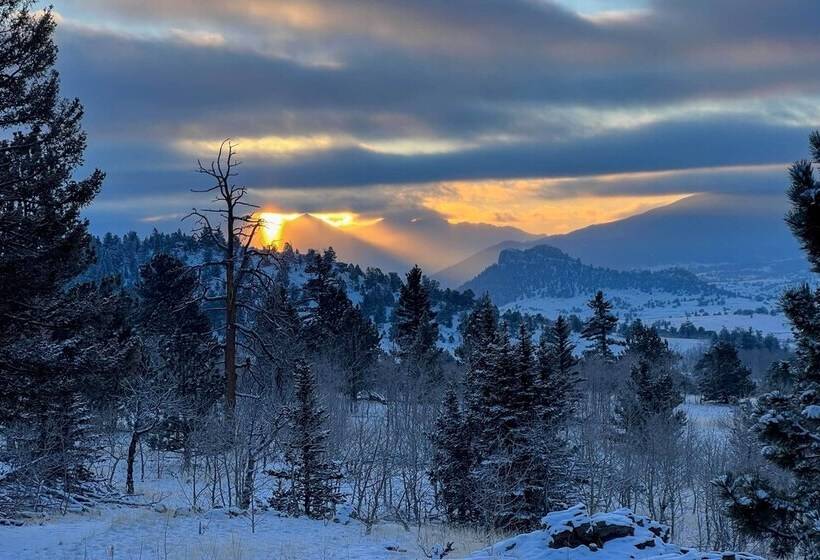 Jefferson Cabin W/ Fire Pit, Near Fishing & Hiking