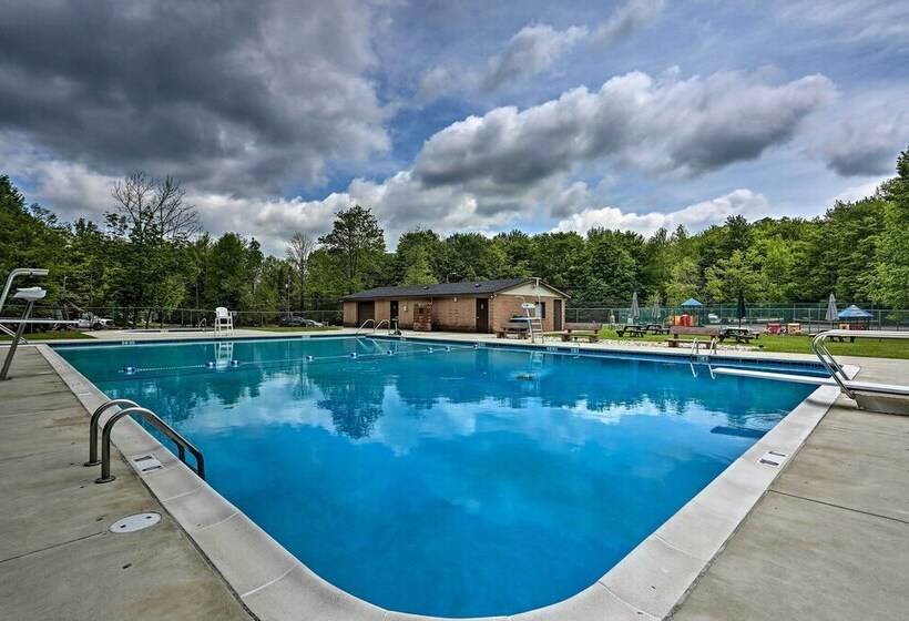 Deck & Fire Pit: Pocono Lake Home Near Skiing!