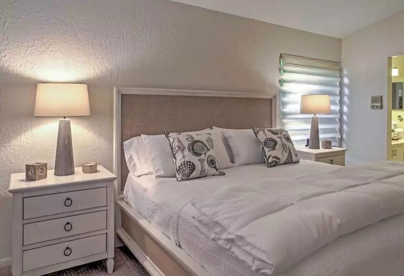 Sand Dollar  Jenson Beach Home W/ Pool Access!