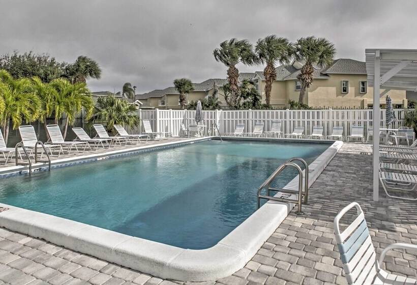 Sand Dollar  Jenson Beach Home W/ Pool Access!