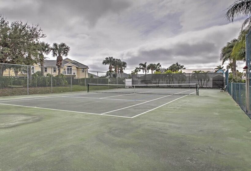 Sand Dollar  Jenson Beach Home W/ Pool Access!