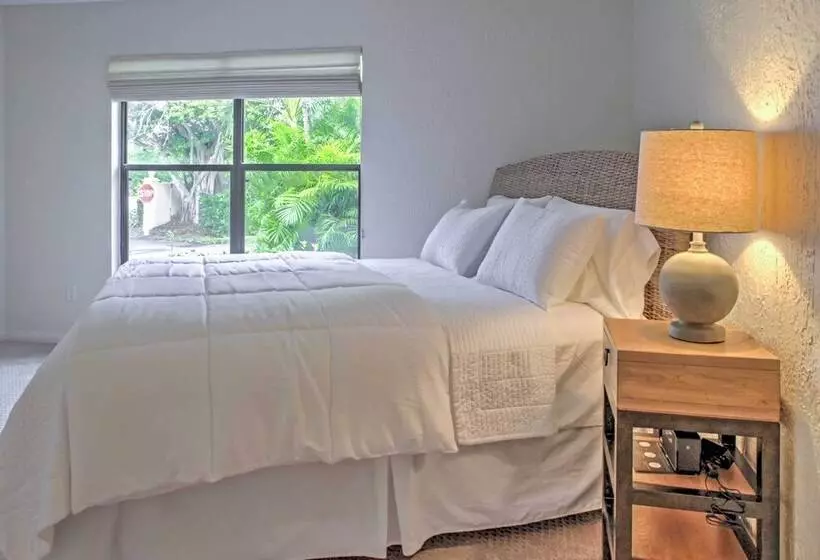 Sand Dollar  Jenson Beach Home W/ Pool Access!