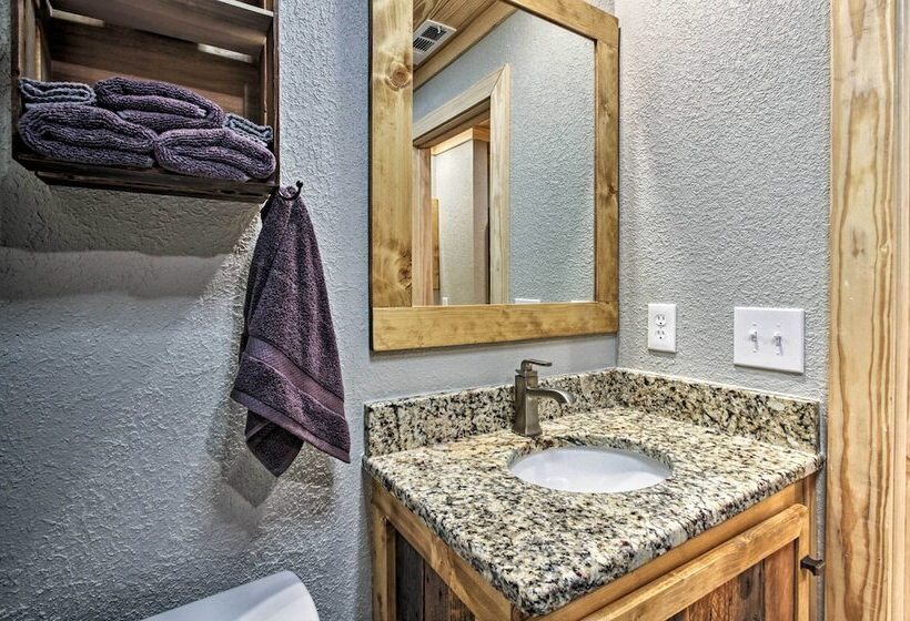 Secluded Cabin W/ Hot Tub, 3 Mi To Pigeon Forge!