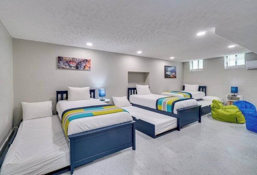 Sevierville Home W/ Hot Tub & Game Room!