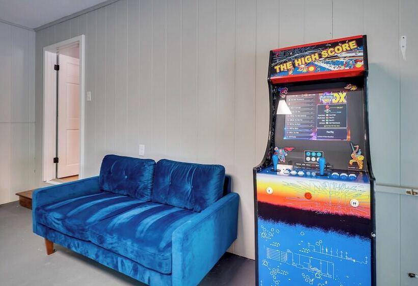 Sevierville Home W/ Hot Tub & Game Room!