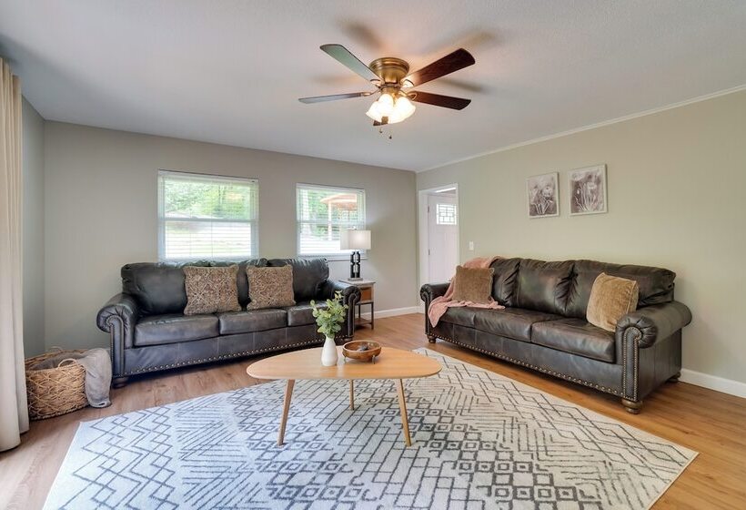 Sevierville Home W/ Hot Tub & Game Room!