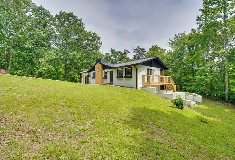 Sevierville Home W/ Hot Tub & Game Room!