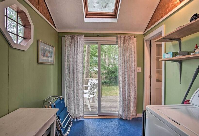 South Yarmouth Cottage ~ Half Mi To Beaches!