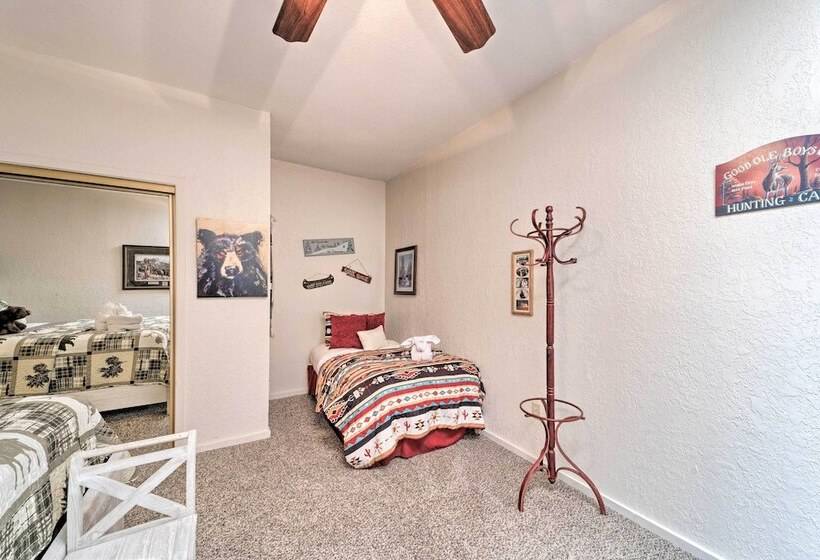 Spacious Alto House On 8 Private Acres W/ Hot Tub!