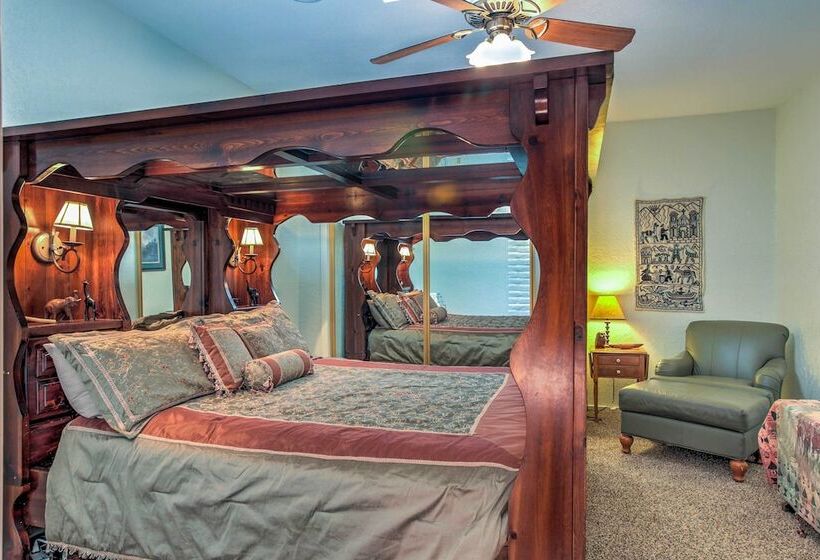 Spacious Alto House On 8 Private Acres W/ Hot Tub!