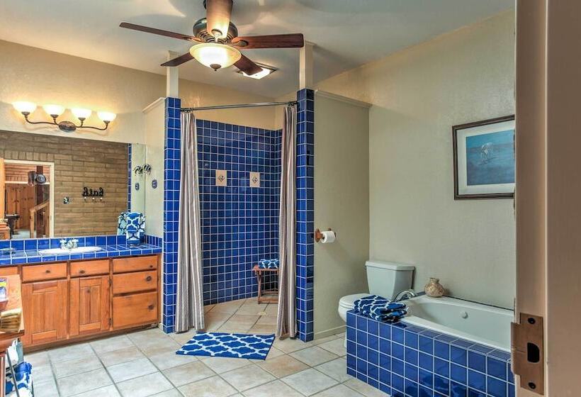 Spacious Alto House On 8 Private Acres W/ Hot Tub!