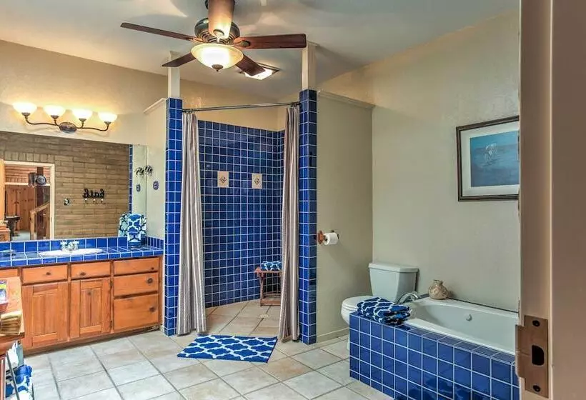 Spacious Alto House On 8 Private Acres W/ Hot Tub!