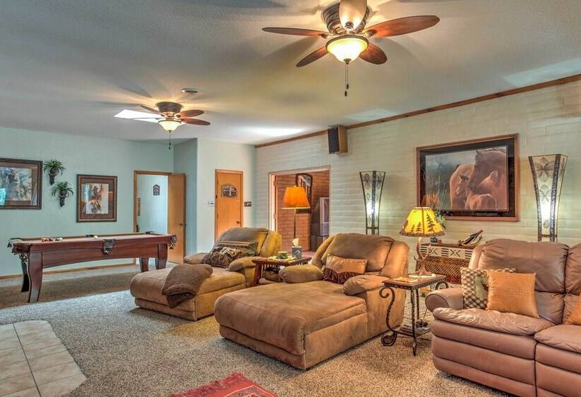 Spacious Alto House On 8 Private Acres W/ Hot Tub!