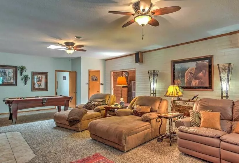 Spacious Alto House On 8 Private Acres W/ Hot Tub!