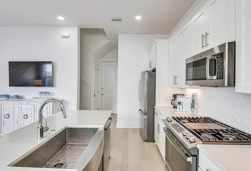 Spacious Inlet Beach Home ~ 1/2 Mi To Beach!