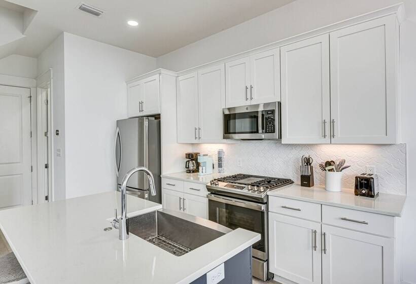 Spacious Inlet Beach Home ~ 1/2 Mi To Beach!