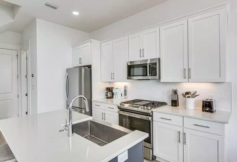 Spacious Inlet Beach Home ~ 1/2 Mi To Beach!