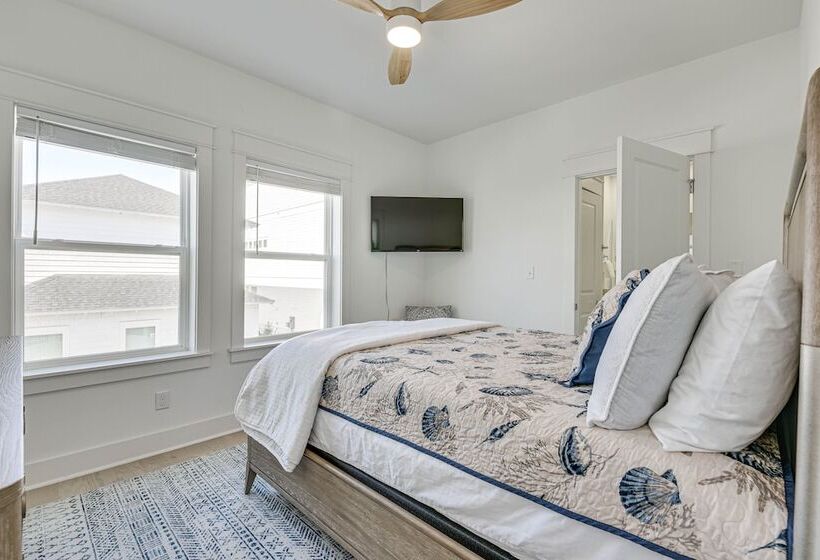 Spacious Inlet Beach Home ~ 1/2 Mi To Beach!