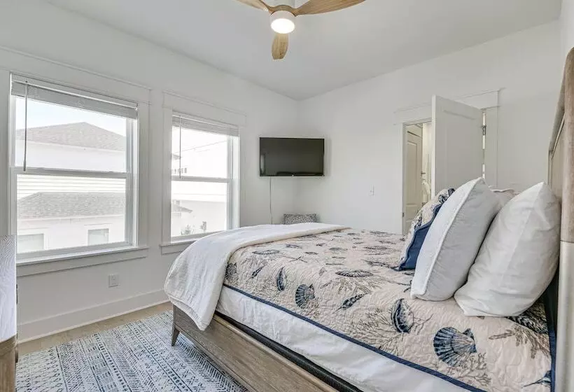 Spacious Inlet Beach Home ~ 1/2 Mi To Beach!