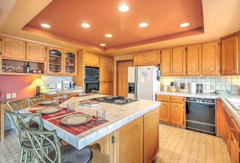 Spacious Kelseyville Home W/ Large Lakefront Deck!