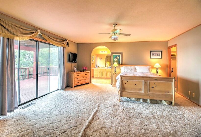 Spacious Kelseyville Home W/ Large Lakefront Deck!