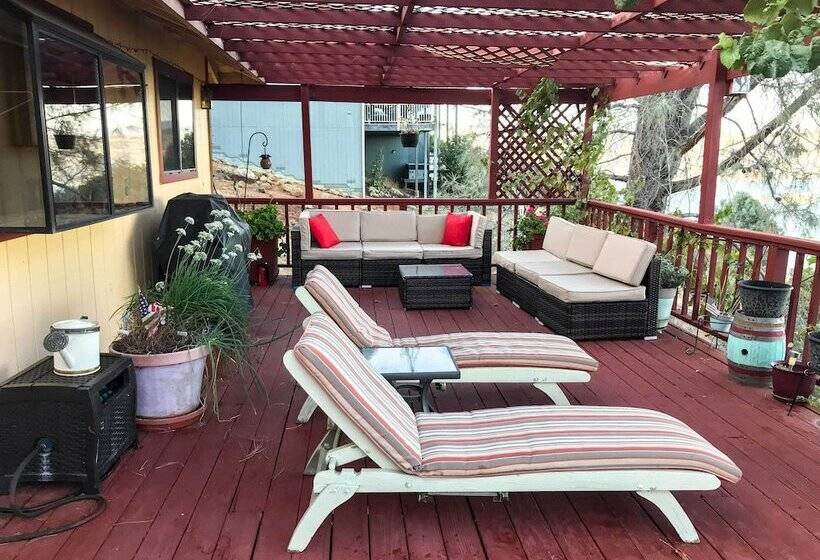 Spacious Kelseyville Home W/ Large Lakefront Deck!