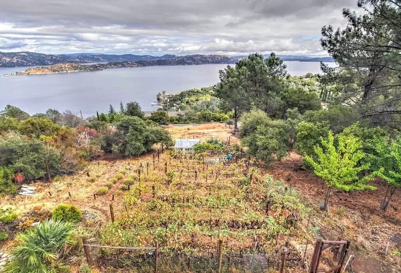 Spacious Kelseyville Home W/ Large Lakefront Deck!