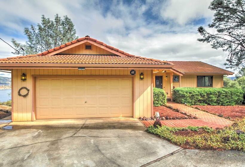 Spacious Kelseyville Home W/ Large Lakefront Deck!