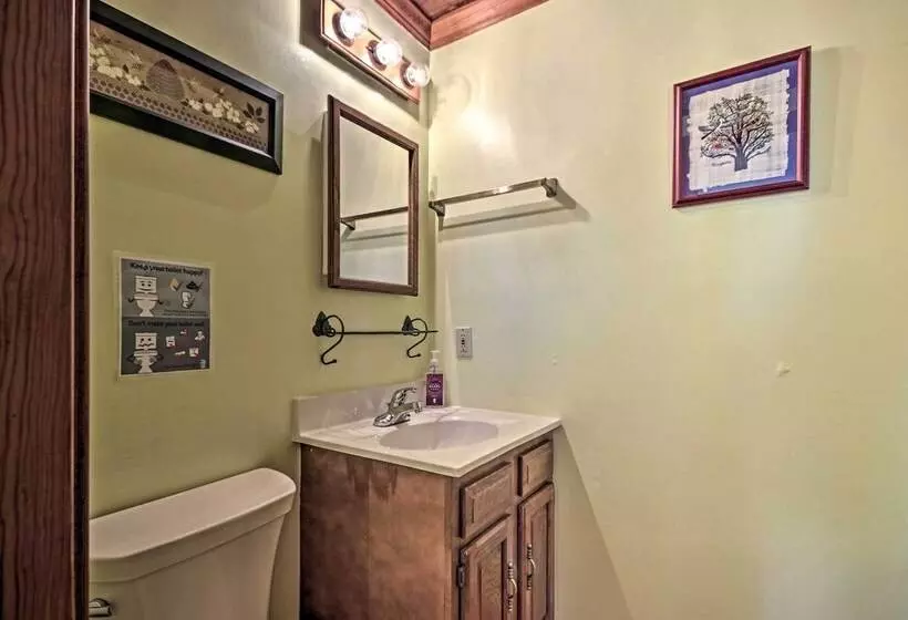 Spacious Mountain Home: Family, Pet & Wfh Friendly