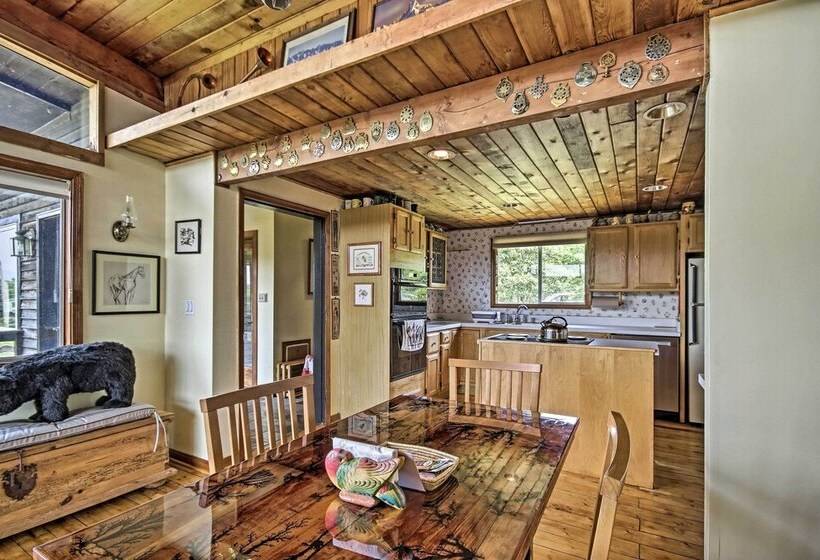Spacious Mountain Home: Family, Pet & Wfh Friendly