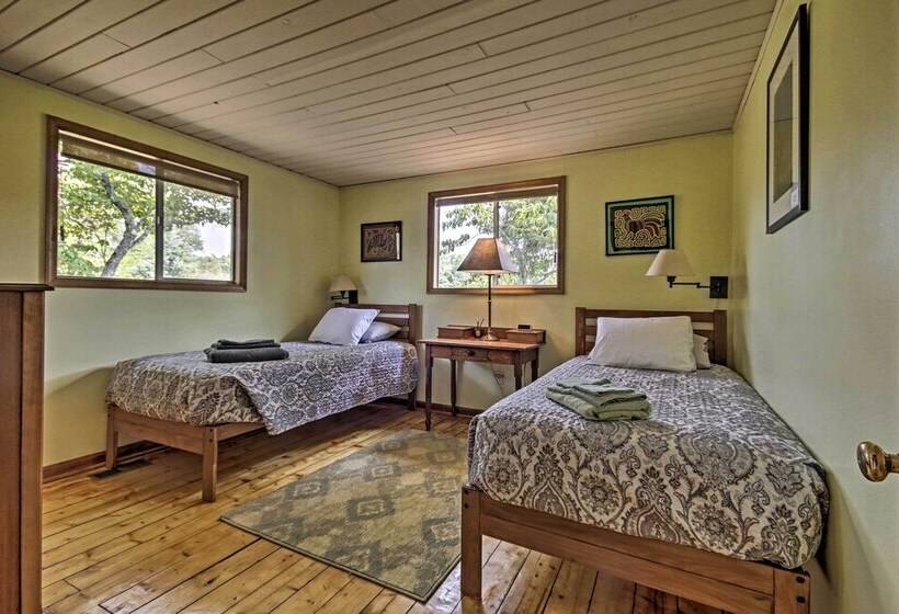 Spacious Mountain Home: Family, Pet & Wfh Friendly