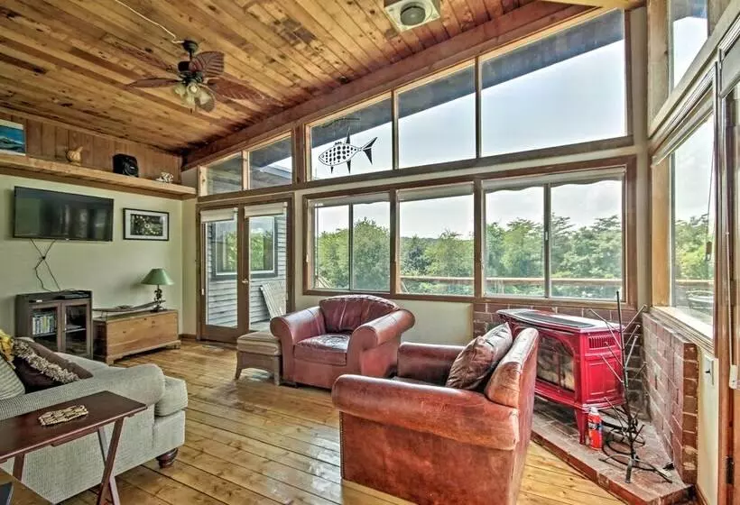 Spacious Mountain Home: Family, Pet & Wfh Friendly