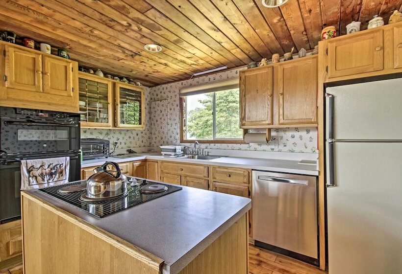 Spacious Mountain Home: Family, Pet & Wfh Friendly