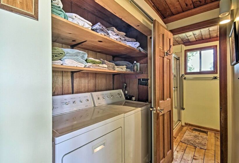 Spacious Mountain Home: Family, Pet & Wfh Friendly