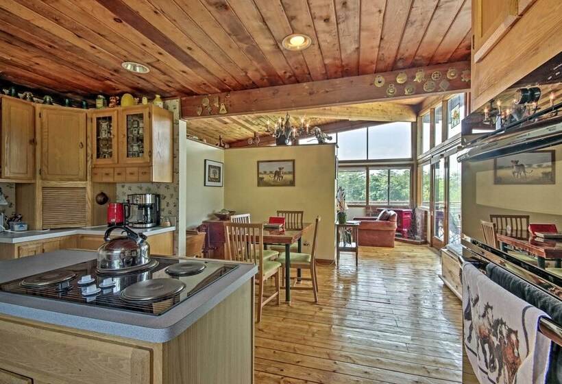 Spacious Mountain Home: Family, Pet & Wfh Friendly