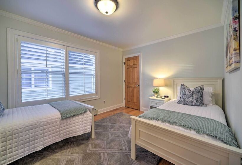 Stunning House W/ Deck, Game Room & Home Gym!