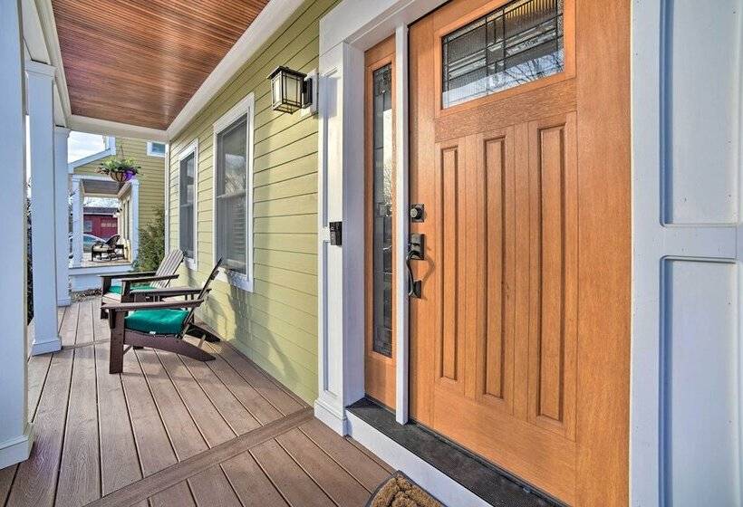 Stunning House W/ Deck, Game Room & Home Gym!