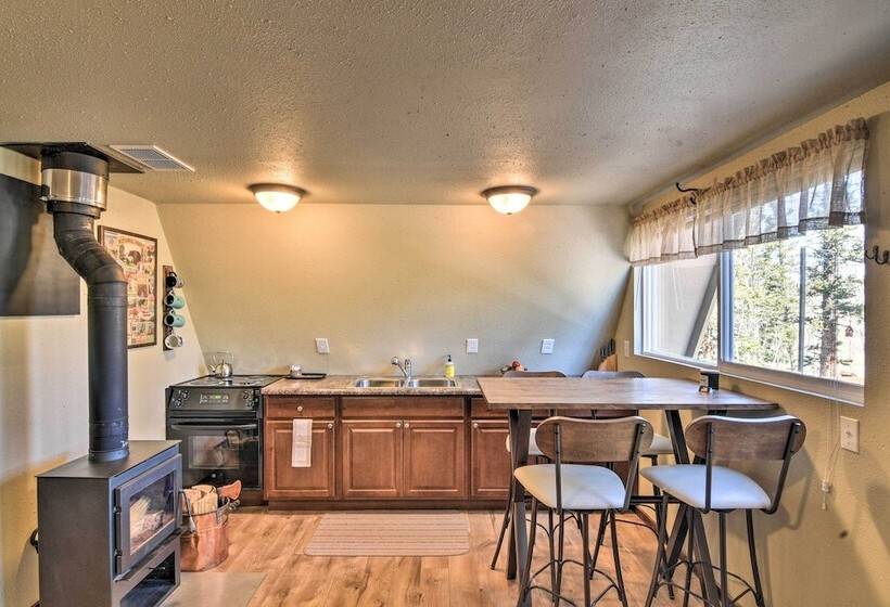 Sunny Muddy Moose Cabin W/ Fire Pit & Mtn Views!