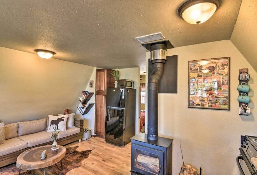 Sunny Muddy Moose Cabin W/ Fire Pit & Mtn Views!