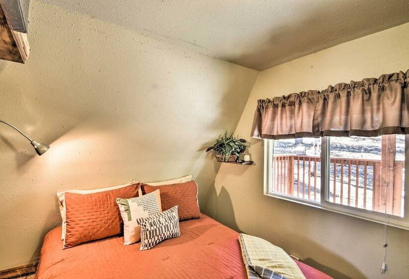 Sunny Muddy Moose Cabin W/ Fire Pit & Mtn Views!