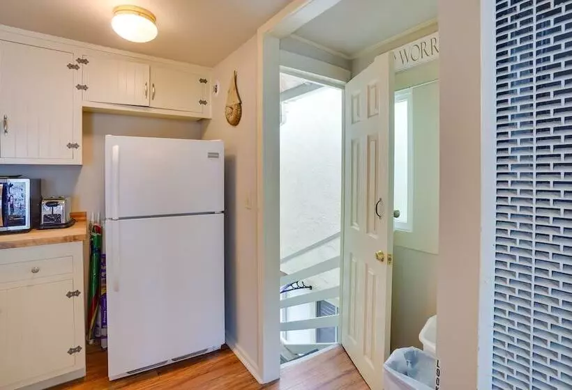 Tropical Island Escape W/ Deck, Walk To Avalon Bay