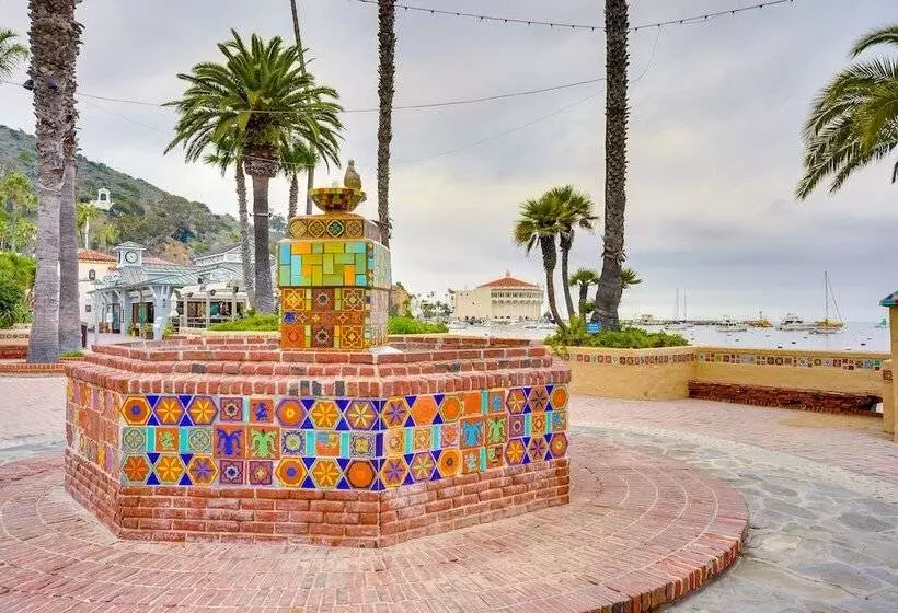 Tropical Island Escape W/ Deck, Walk To Avalon Bay