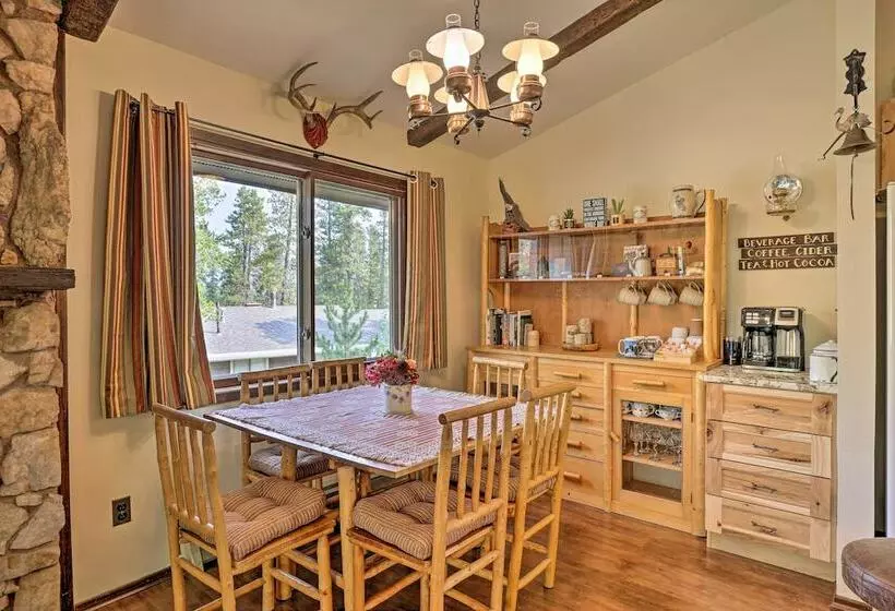 Walk To Town: Updated Frisco Cabin W/ 2 Decks!