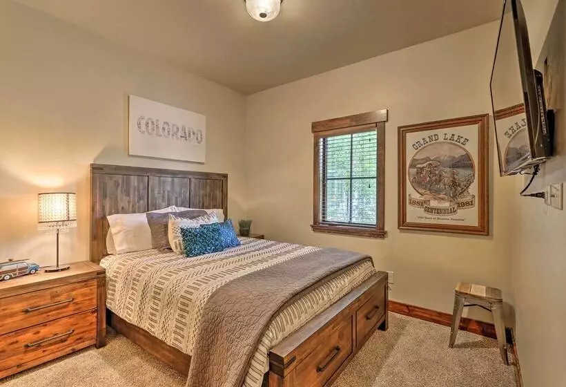Walk To Main St & Marina: Grand Lake Cabin!