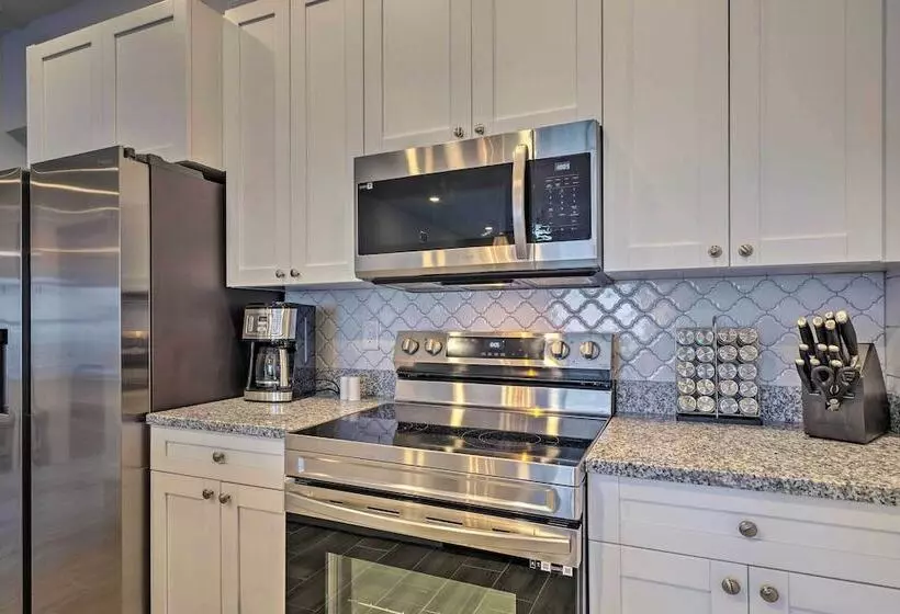 Waterfront Cape Coral Retreat W/ Heated Pool!