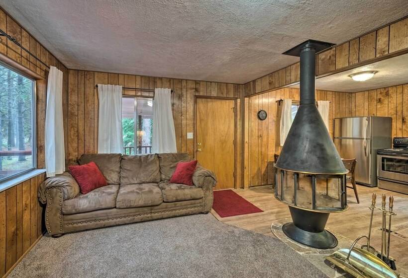 2 Cozy Island Park Cabins W/ Near The Lake!