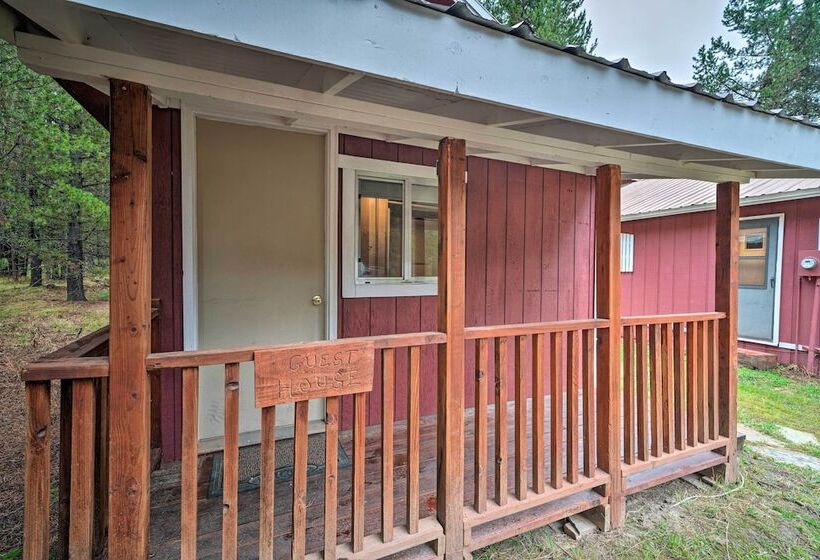 2 Cozy Island Park Cabins W/ Near The Lake!